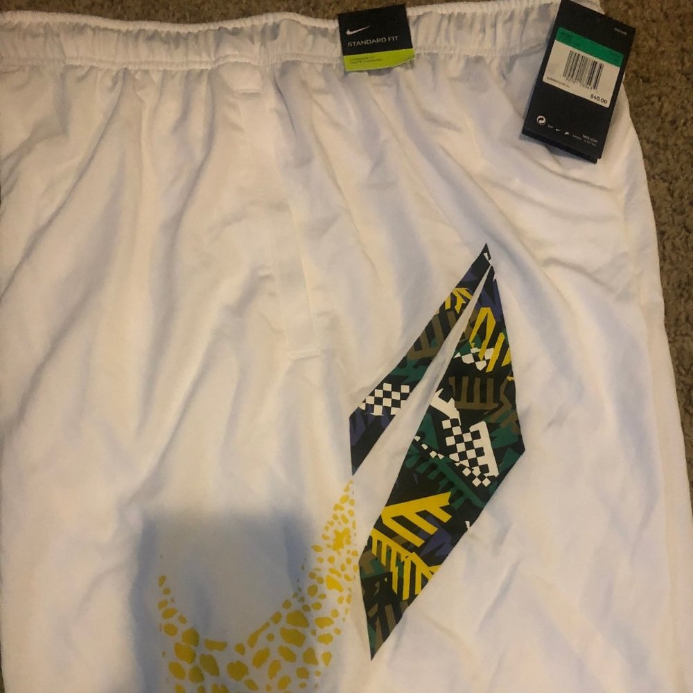 NWT Nike Dri-Fit Retro Swoosh Graphic Basketball Shorts XL